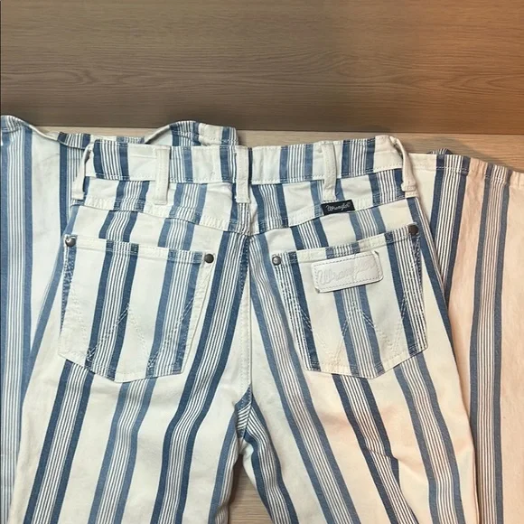Women’s Wrangler retro striped Bailey high rise flare jean - Picture 6 of 10
